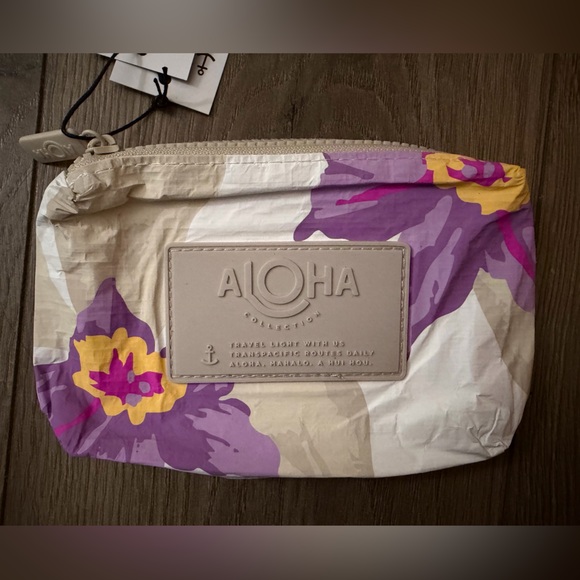 ALOHA Collection mini pouch - Picture 3 of 5